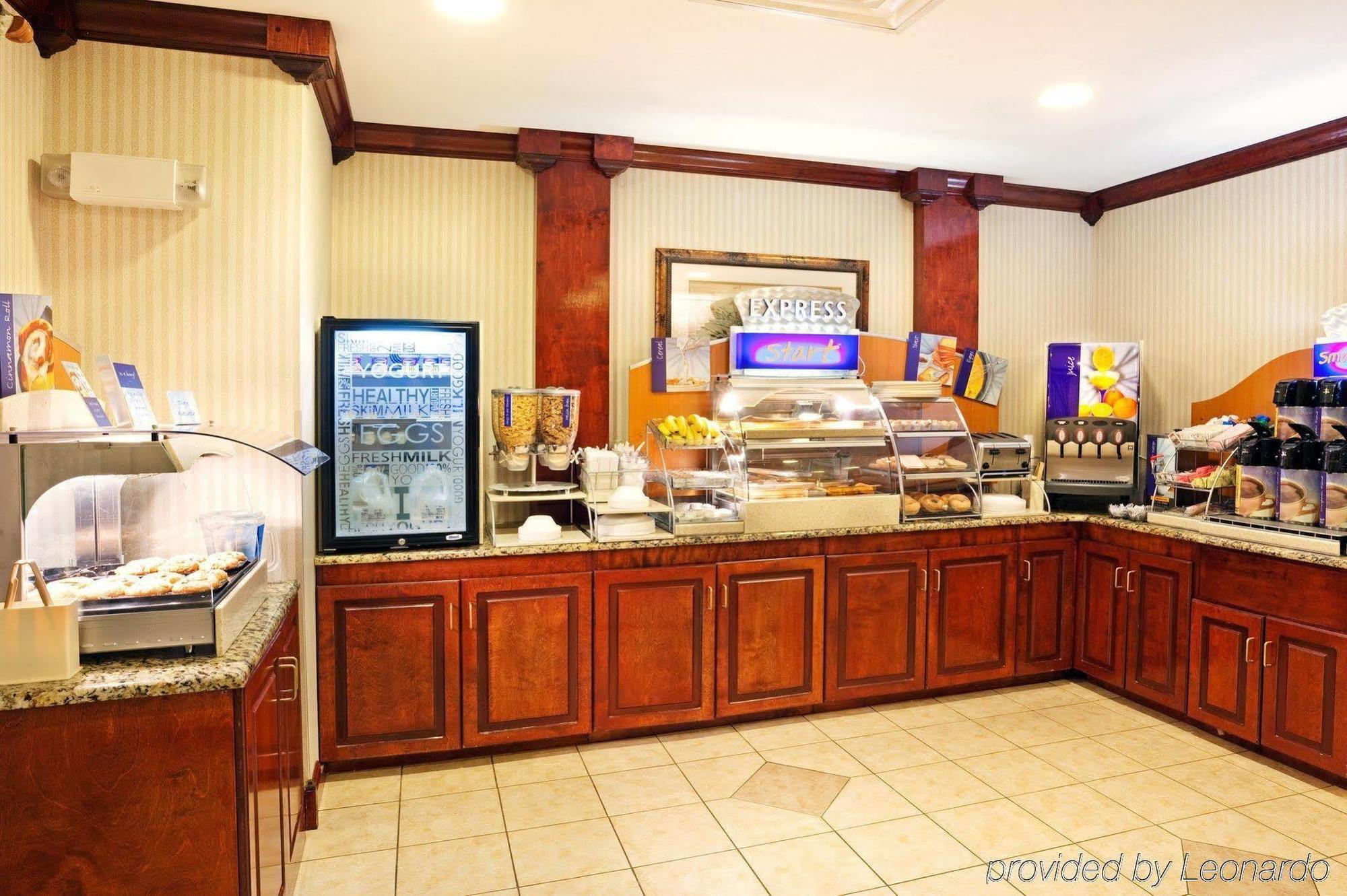 Holiday Express & By Ihg 3*