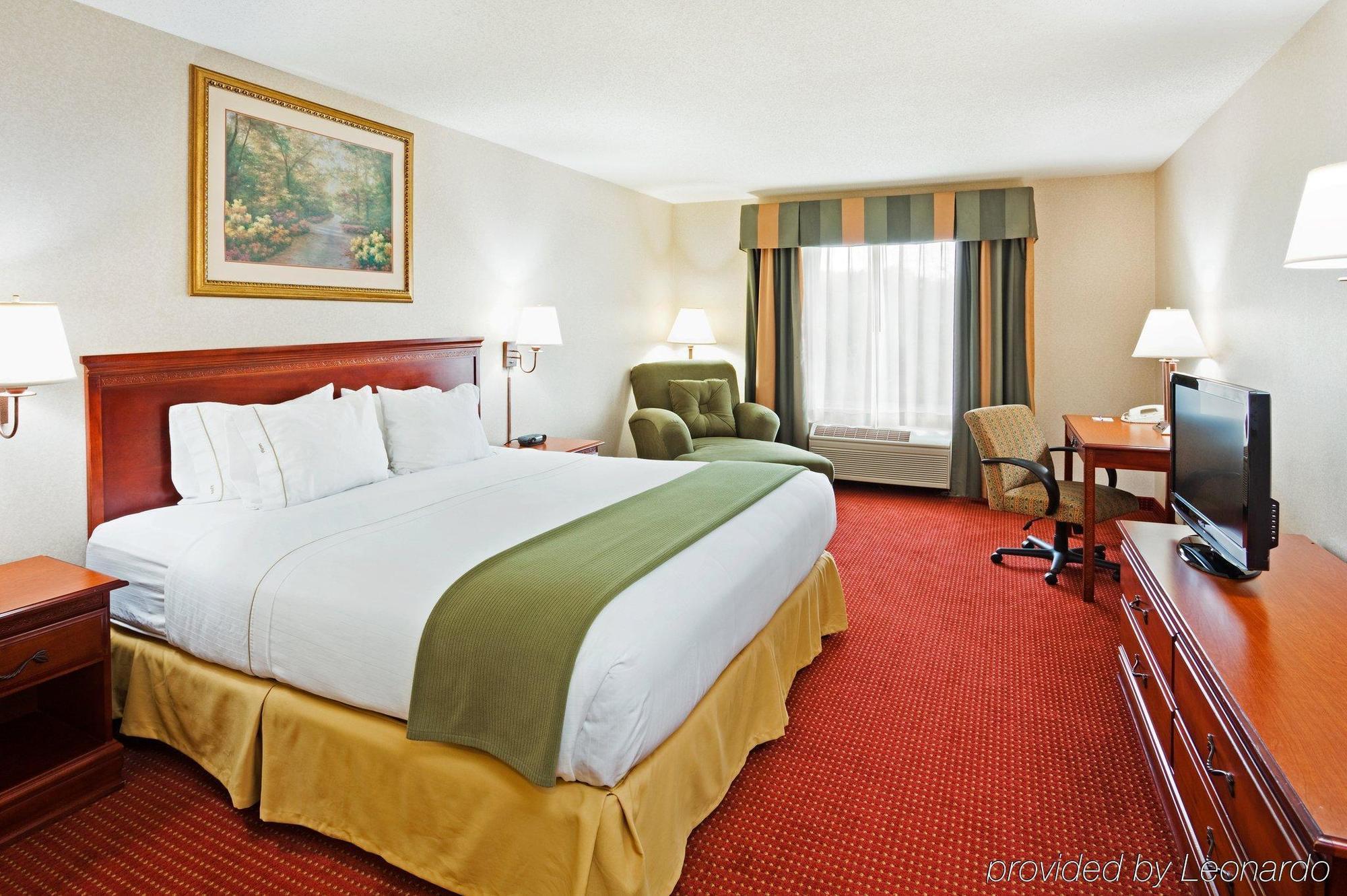 Express & By Ihg Hotel 3*