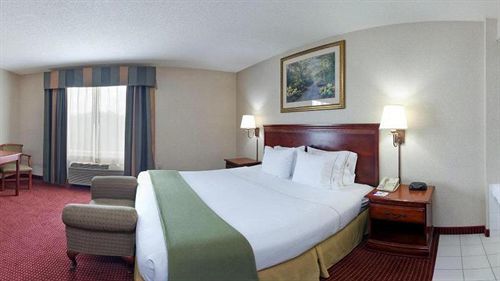 Express & By Ihg Hotel 3*